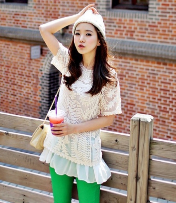 韩国服饰批发 纯色勾花蕾丝衫