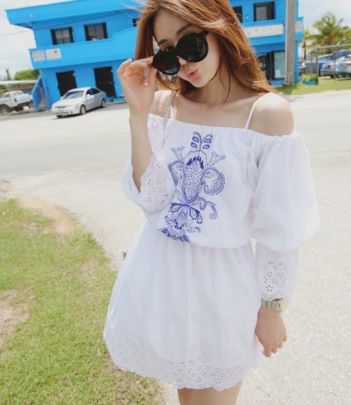 韩国女装代购partysu青花瓷绣花露肩白色吊带连衣裙