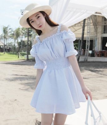 韩国女装代理minsshop法式赫本风露肩公主袖细条纹高腰连衣裙