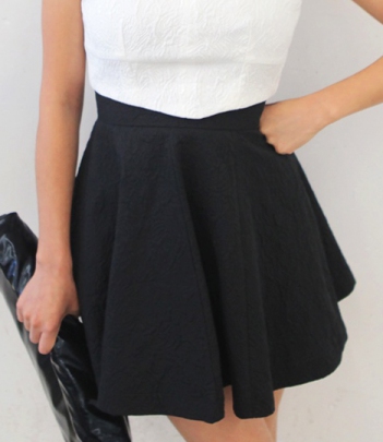 韩国品牌女装代购stylenanda纯色浮雕式高腰大摆半身短裙