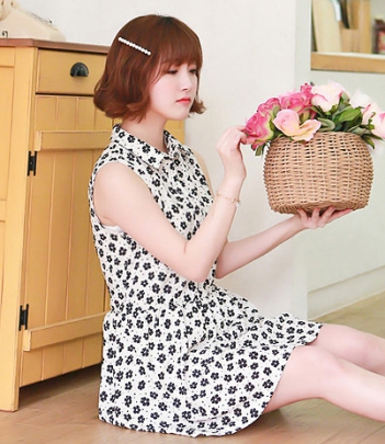 韩国品牌女装代销 小清新碎花翻领连衣裙