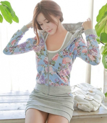 韩国女装代理 大碎花休闲套装（帽衫+包臀短裙）