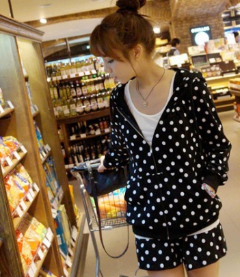 韩国女装批发 波点休闲套装（帽衫+短裤）