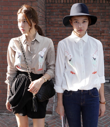 韩国服饰代理 可爱手绘风兔女郎衬衫（2色）