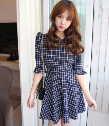 韩国女装网站代销复古高腰修身格纹连衣裙