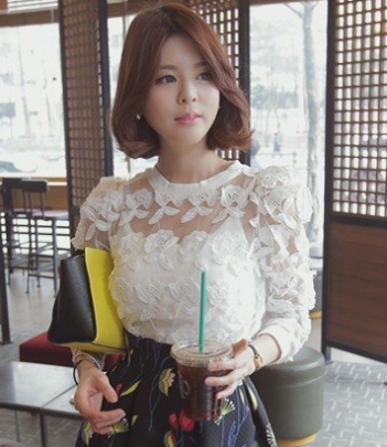韩国女装代理 babirolen露肤花朵蕾丝衫