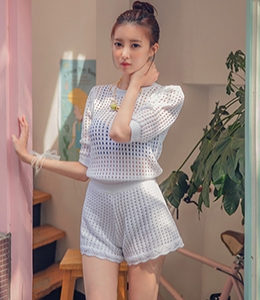 韩国女装代购新款 eranzi纯色镂空花边套装（T恤+短裤）2色