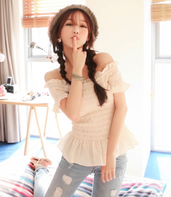 韩国女装春夏爆款 cherry-spoon露肩木耳边裙摆式衬衫（2色）