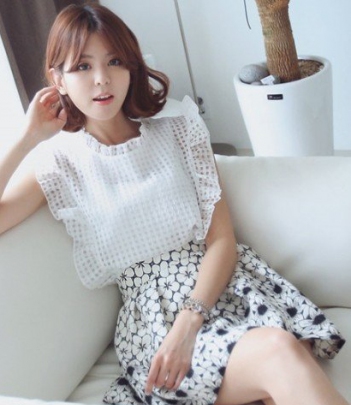 韩国babirolen浪漫三件套（花朵袖衬衫+碎花半身短裙+打底吊带）