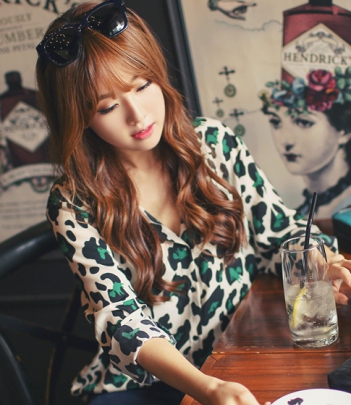 韩国服饰代购 bongjashop气质豹纹衬衫（2色）