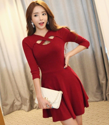 韩国服饰秋冬热款 性感交叉镂空修身连衣裙