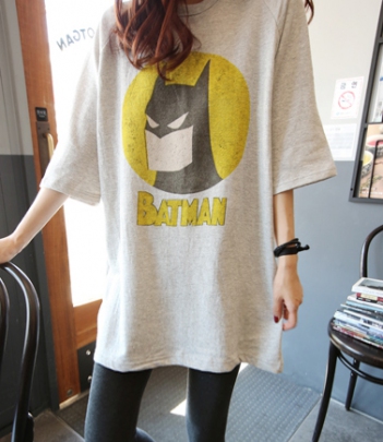韩国女装代理 dailylook蝙蝠侠BATMAN做旧中长款T恤（2色）