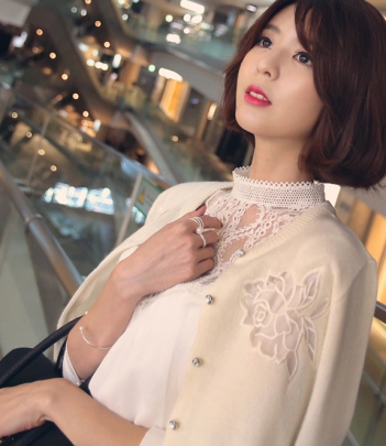 韩国女装代购新款 babirolen浪漫透肤花朵针织开衫（2色）