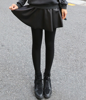 韩国服饰秋冬热款 clicknfunny皮裙式显瘦打底裤（2色）