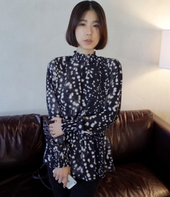 韩国代购批发 lovestar9木耳花边领圆点收腰上衣