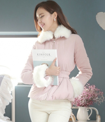 韩国代购新款 attrangs毛领珍珠装饰腰带修身小棉袄（2色）