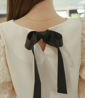 韩国女装网店代理 fiona蕾丝花朵公主袖蝴蝶结衬衫
