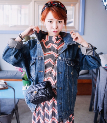 韩国女装网店代销 qnigirls街拍磨破宽松牛仔夹克衫（2色）