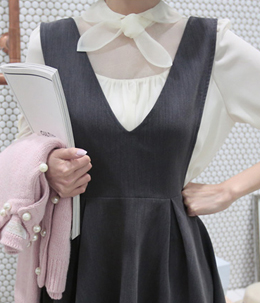 韩国代购新款 babirolen浪漫蝴蝶结领打底雪纺衬衫（2色）