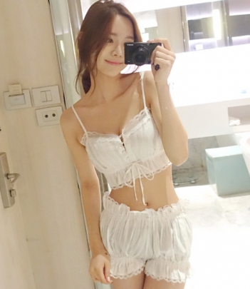 韩国服饰网店代销 babirolen白雪公主蕾丝花边睡衣套装